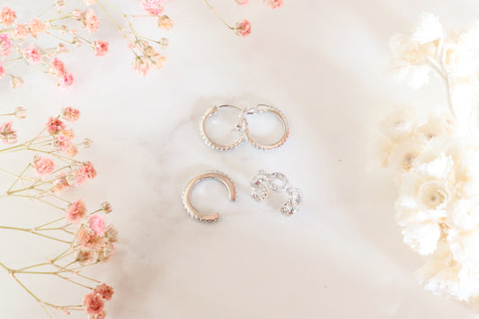 Boucles Naomi, Bague d'oreille Giulia et Jayne